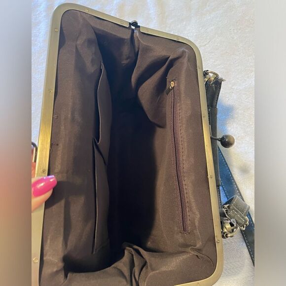 Vintage Faux Leather Handbag - Picture 5 of 8